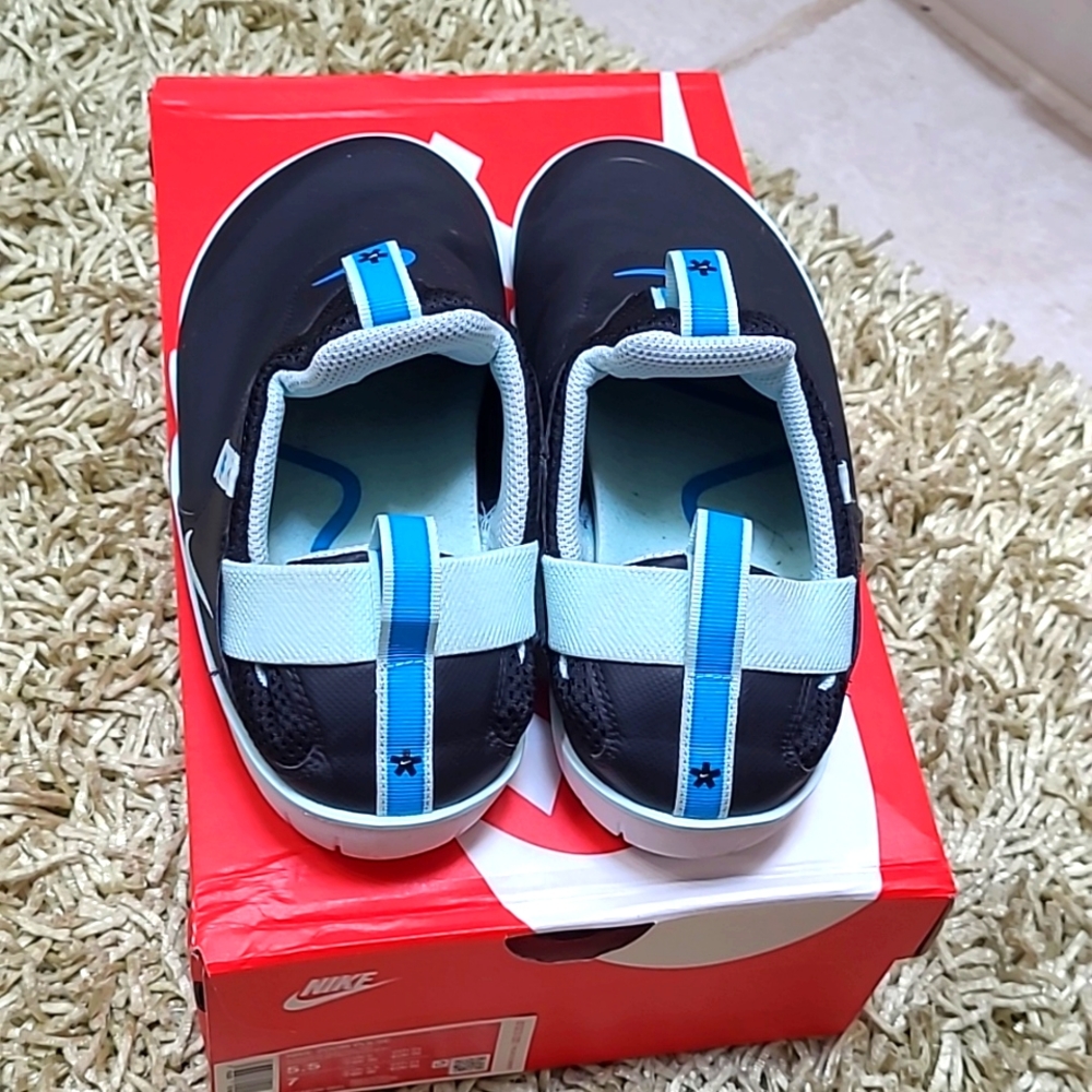 Nike nursing shoes
